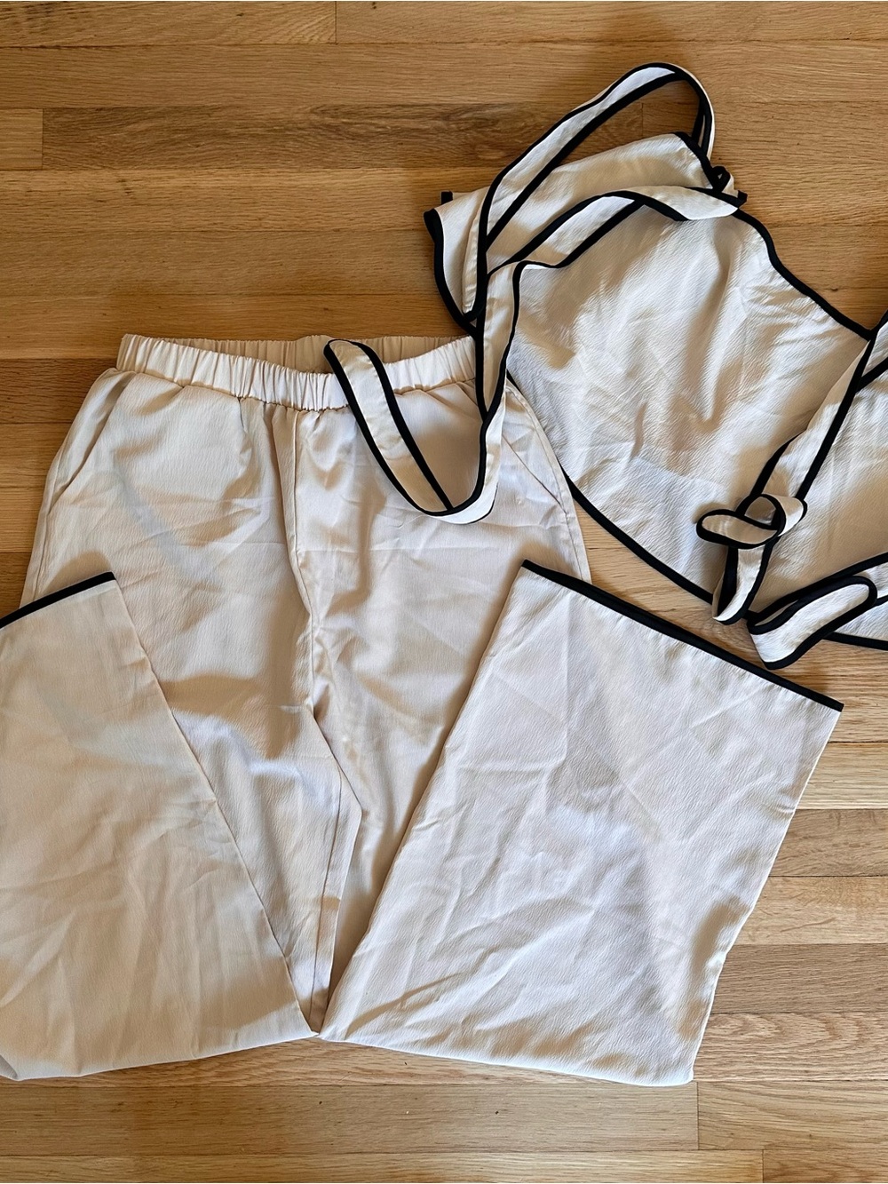 Cream Set with Black Trim